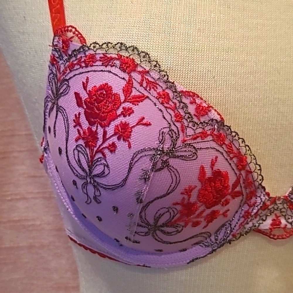 VS push up bra sz32B purple w/ red roses NWT
